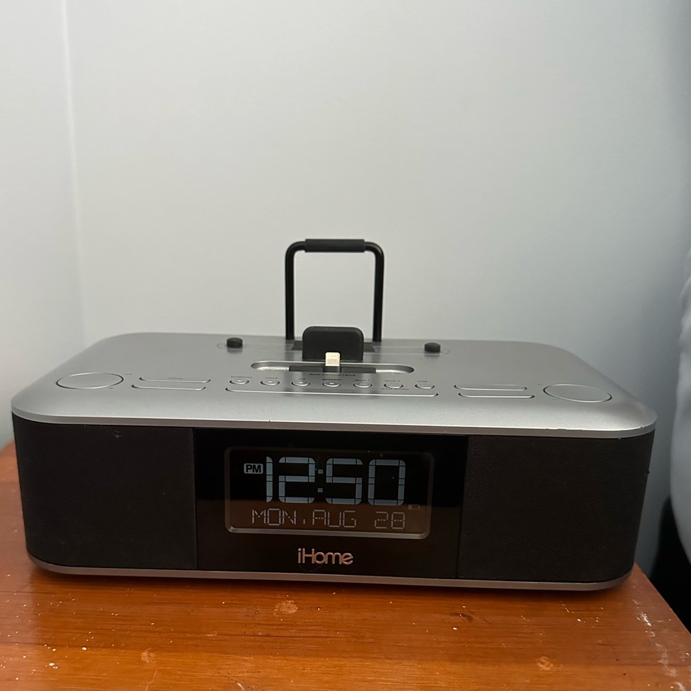 iHome speaker and charging dock
